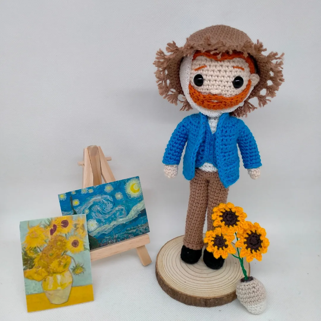 Vincent van Gogh amigurumi con sombrero de paja y girasoles